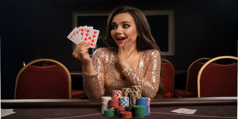 người chia bài trong casino gọi là gì